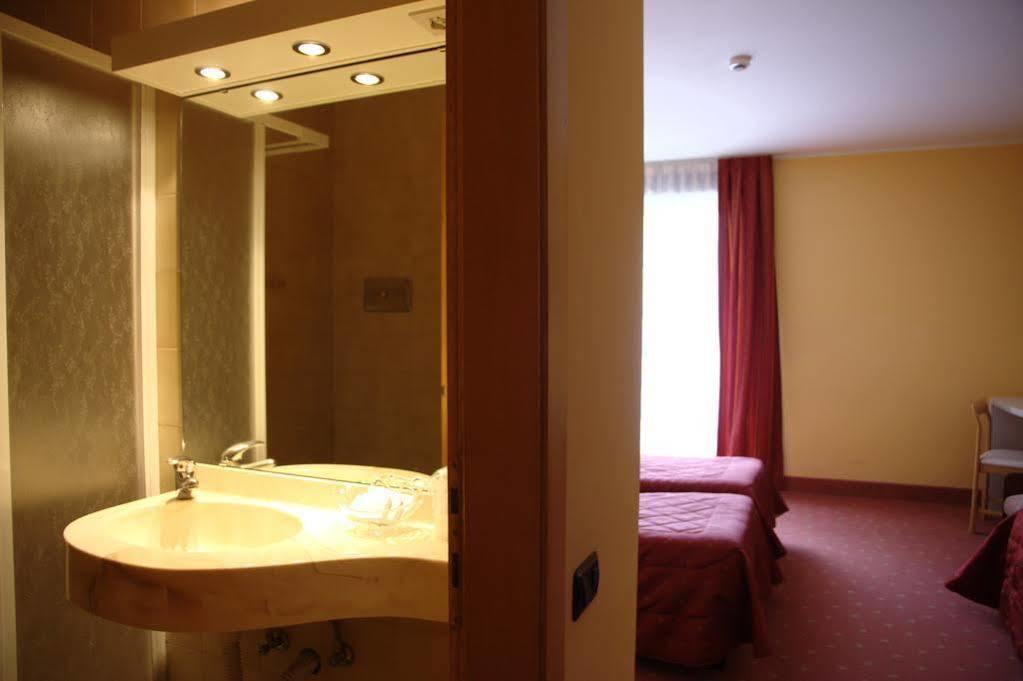 Hotel Bavaria Levico Terme Ngoại thất bức ảnh